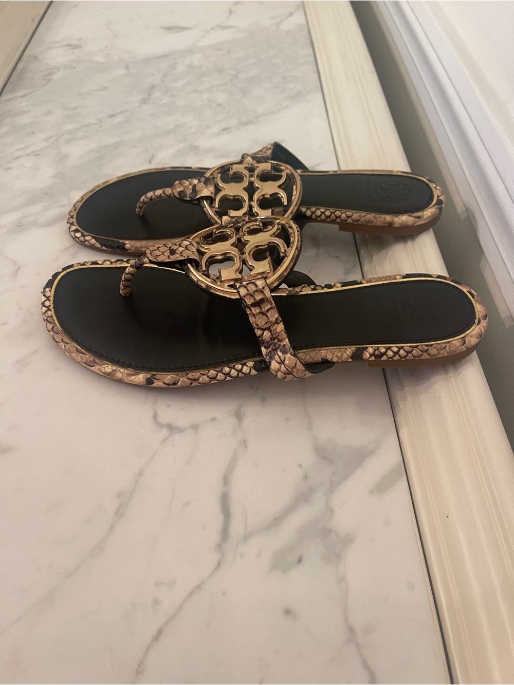 Tory Burch Black & Gold Snake-Print Logo Thong Sandals - Picture 3 of 16